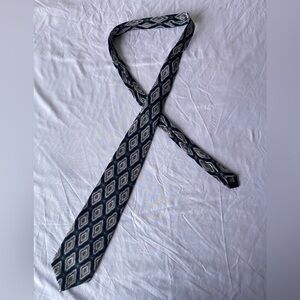 Guy Laroche Diffusion Geometric Pattern Fabric